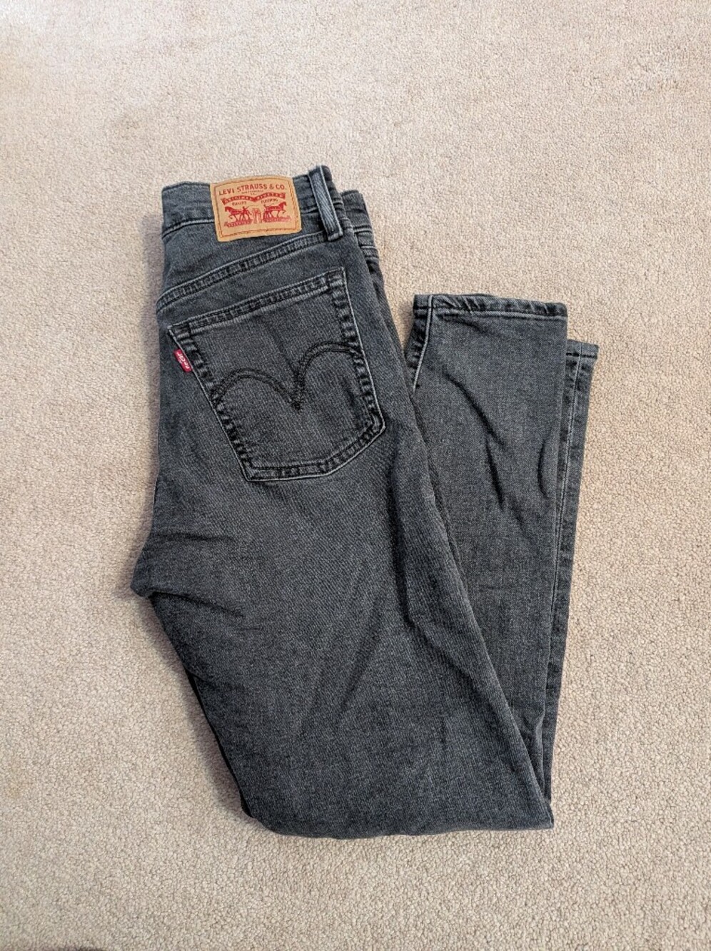 Levi's Women's Dark Gray Skinny Jeans Wedgie Button Up